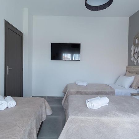 Golden Seaside 3 Apartment Nea Roda Exterior photo