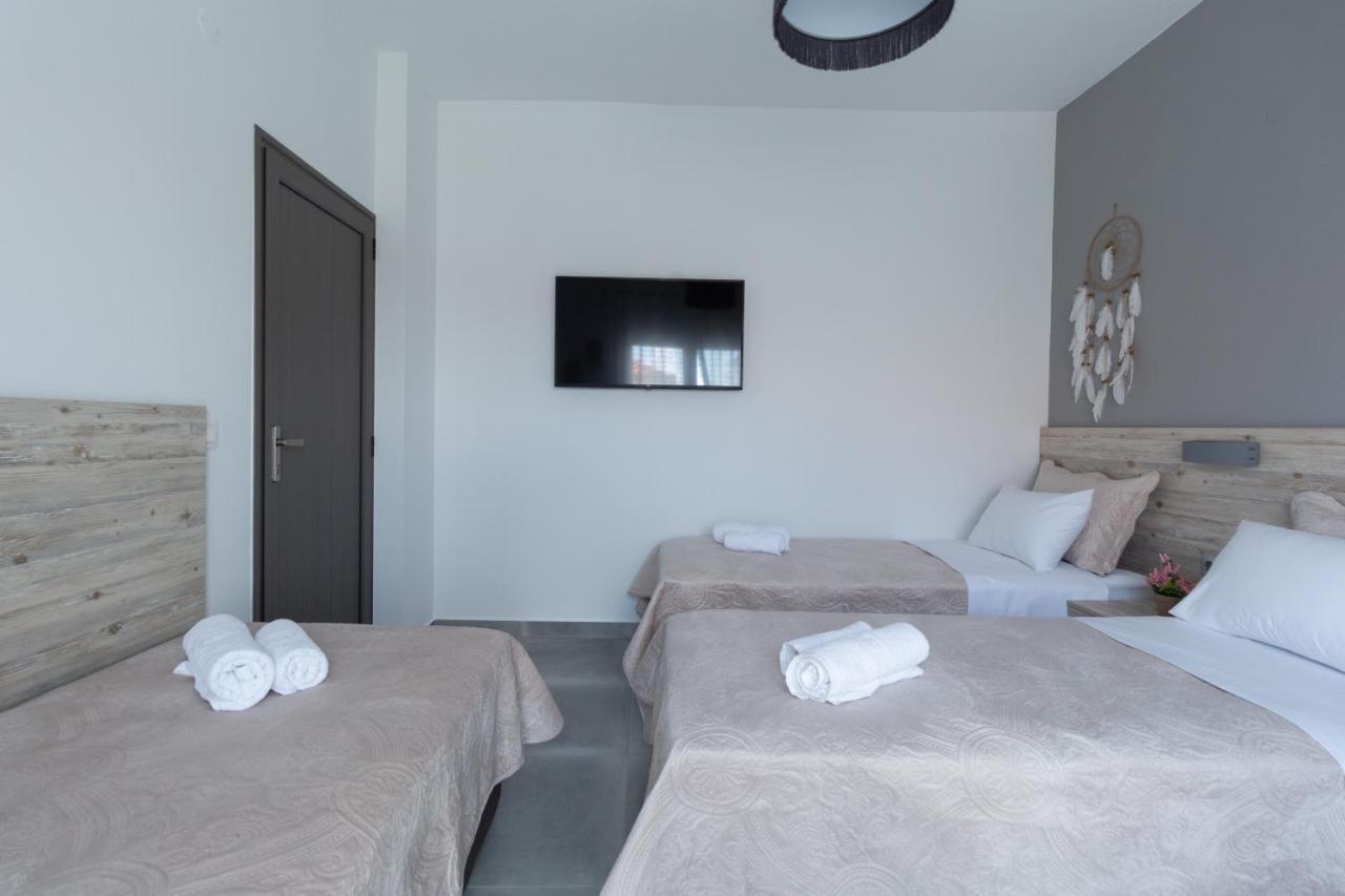 Golden Seaside 3 Apartment Nea Roda Exterior photo