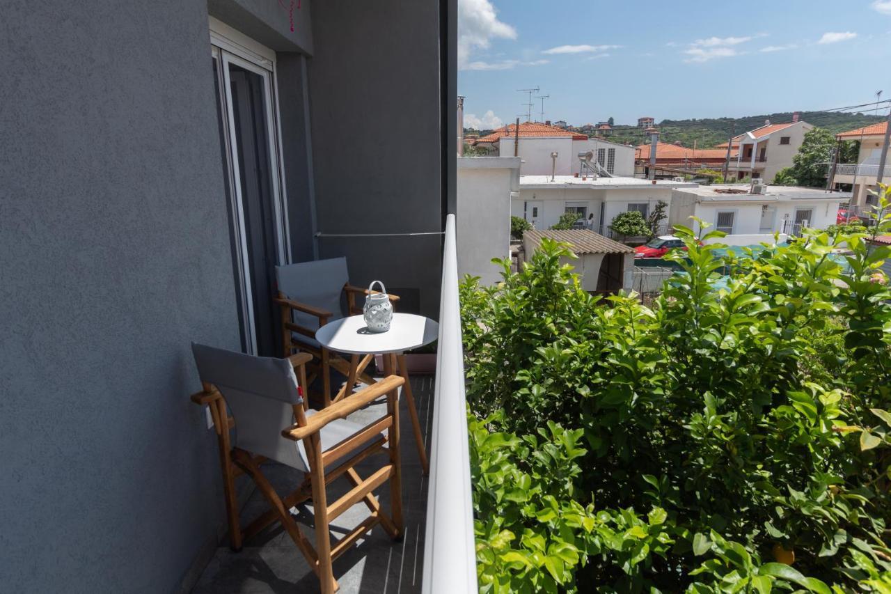 Golden Seaside 3 Apartment Nea Roda Exterior photo