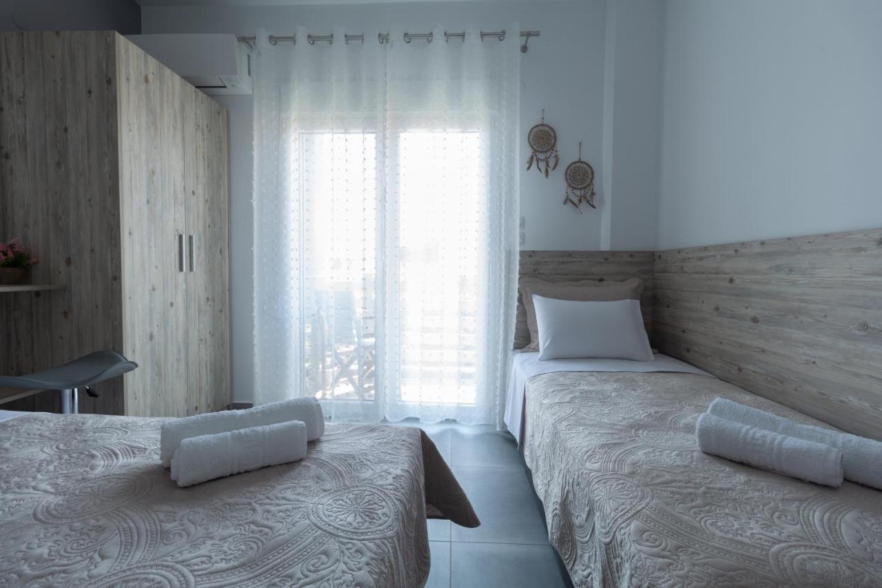 Golden Seaside 3 Apartment Nea Roda Exterior photo