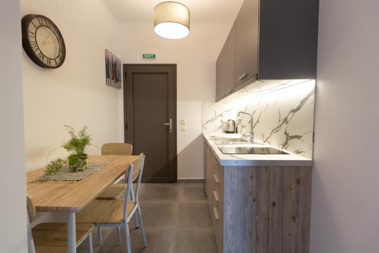Golden Seaside 3 Apartment Nea Roda Exterior photo